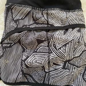LULULEMON SHORTS SIZE 4